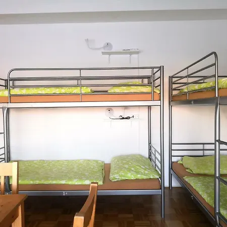 Hostel Dragon *